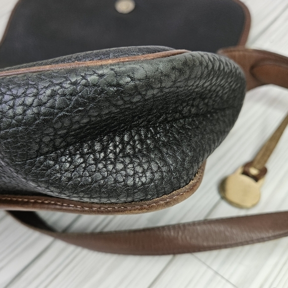 Dooney & Bourke Vintage All Weather Leather Toggle Satchel Saddle Bag in Black - Picture 16 of 17